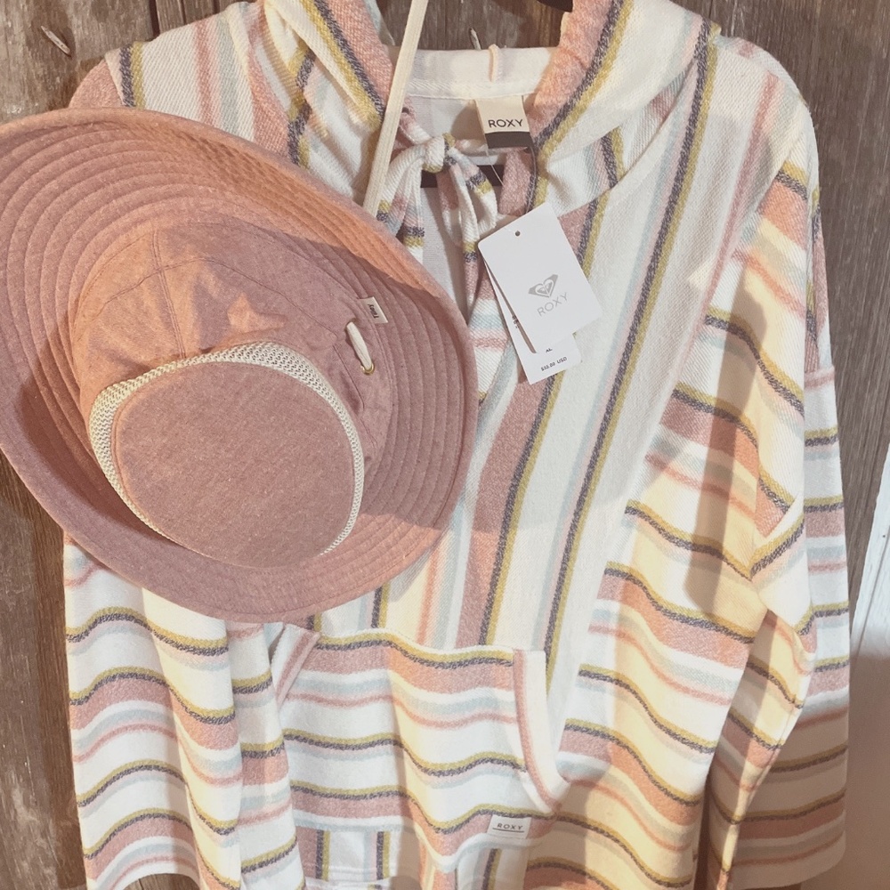 roxy Pullover and Hat